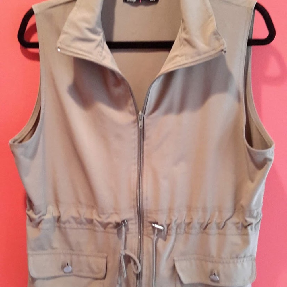 Riders Lee Zip Up Sleeveless Top Size M